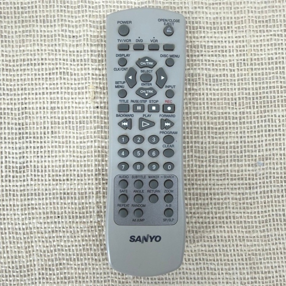 Sanyo HS1-1 Multi Device TV VCR DVD Remote Control Gray, works